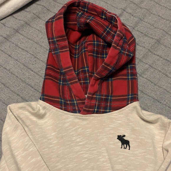 - ABERCROMBIE SWEATER BUNDLE - - Picture 4 of 5